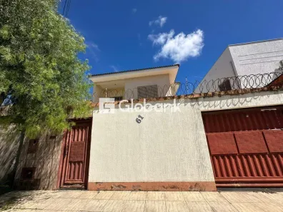 Casa com 5 Quartos para alugar, 130m² no Barcelona Park, Montes Claros