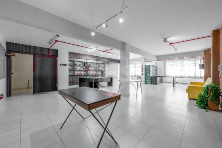 Sala Comercial para alugar, 100m² no Água Verde, Blumenau
