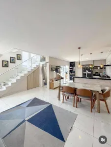 Casa de Condomínio com 3 Quartos à venda, 200m² no Jardim Jacinto, Jacareí