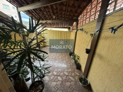Casa com 3 Quartos à venda, 93m² no Três Barras, Contagem
