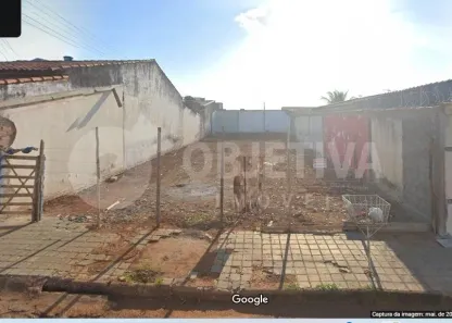 Lote/Terreno à venda, 300m² no Segismundo Pereira, Uberlândia