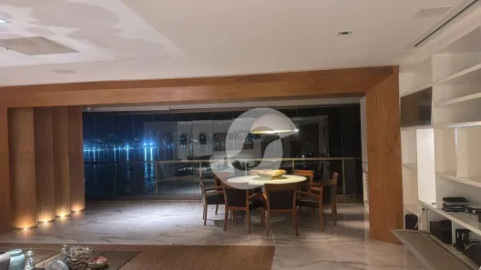 Apartamento com 4 Quartos à venda, 250m² no São Francisco, Niterói