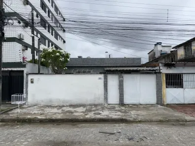 Casa com 4 Quartos para alugar, 150m² no Campo Grande, Recife