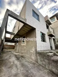 Casa com 6 Quartos à venda, 120m² no Sapucaia II, Contagem