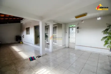 Casa com 3 Quartos à venda, 120m² no Nossa Senhora das Graças, Divinópolis