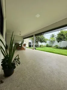 Casa com 4 Quartos à venda, 235m² no Segismundo Pereira, Uberlândia