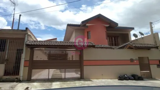 Sobrado com 3 Quartos à venda, 230m² no Jardim Bela Vista, Jacareí