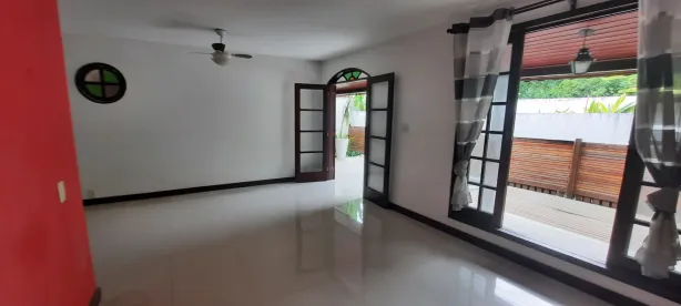 Casa de Condomínio com 3 Quartos à venda, 360m² no São Francisco, Niterói
