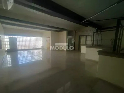 Prédio Comercial para alugar, 525m² no Lídice, Uberlândia