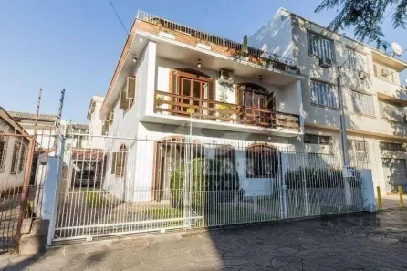 Casa com 5 Quartos à venda, 267m² no São João, Porto Alegre
