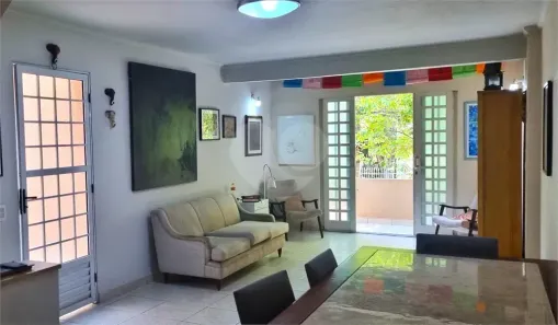 Sobrado com 2 Quartos para venda ou aluguel, 200m² no Cerqueira César, São Paulo