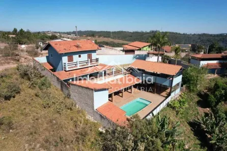 Fazenda/Sítio com 5 Quartos à venda, 271m² no Centro, Jarinu