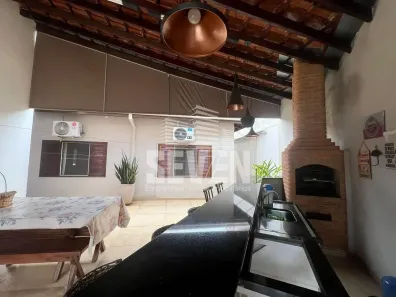 Casa com 3 Quartos à venda, 228m² no Vila Lemos, Bauru