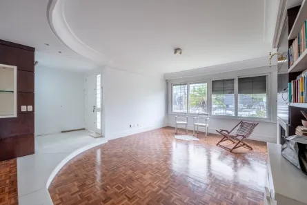 Casa com 4 Quartos para alugar, 232m² no Chácara das Pedras, Porto Alegre