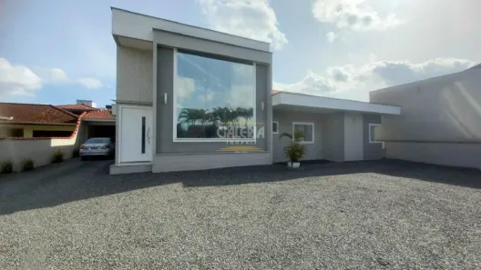 Casa com 3 Quartos à venda, 232m² no Vila Nova, Joinville