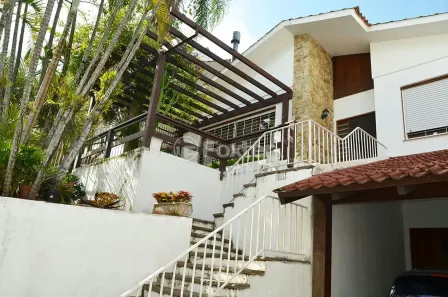 Casa com 4 Quartos à venda, 223m² no Chácara das Pedras, Porto Alegre