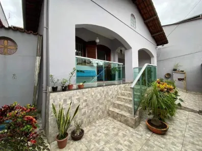 Casa com 4 Quartos à venda, 200m² no Santa Cruz Industrial, Contagem