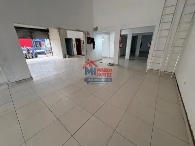 Ponto Comercial para alugar, 184m² no Guilhermina, Praia Grande