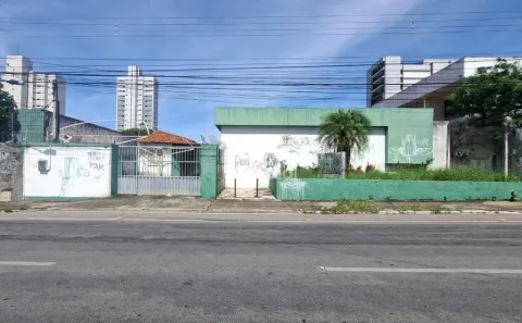 Imóvel Comercial com 3 Quartos para alugar, 297m² no Joaquim Távora, Fortaleza