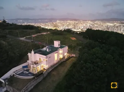 Casa de Condomínio com 5 Quartos à venda, 1100m² no Roçado, São José