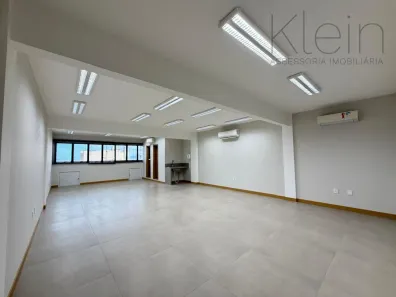 Sala Comercial à venda, 90m² no Kobrasol, São José