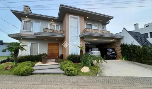 Casa de Condomínio com 3 Quartos à venda, 240m² no Fátima, Canoas