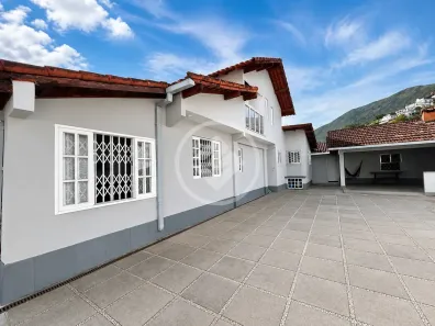 Casa com 4 Quartos à venda, 168m² no Nossa Senhora de Fátima, Teresópolis