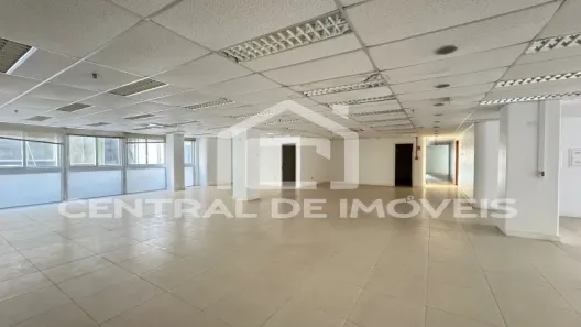 Sala Comercial para alugar, 798m² no Centro Histórico, Porto Alegre