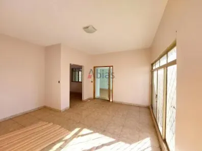Casa com 4 Quartos à venda, 180m² no Jardim Lutfalla, São Carlos