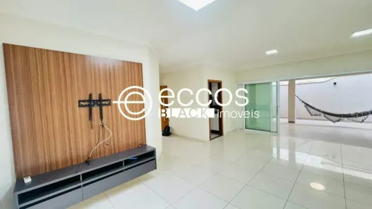Casa de Condomínio com 4 Quartos para alugar, 240m² no Nova Uberlândia, Uberlândia
