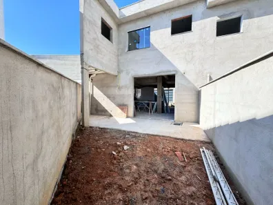 Casa com 3 Quartos à venda, 200m² no Alvorada, Contagem