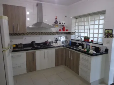 Sobrado com 2 Quartos à venda, 250m² no Vila Camargo, Bauru