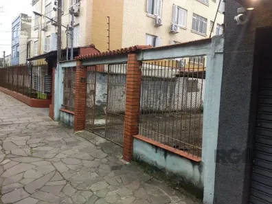 Lote/Terreno com 1 Quarto à venda, 217m² no Floresta, Porto Alegre