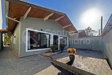Casa com 3 Quartos à venda, 134m² no Parque Balneario Oasis, Peruíbe