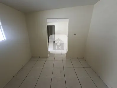 Casa com 2 Quartos para alugar, 56m² no Nossa Senhora Aparecida, Uberlândia