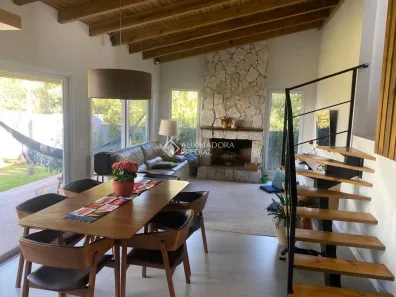 Casa com 4 Quartos à venda, 236m² no Pântano do Sul, Florianópolis