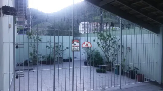 Casa com 2 Quartos à venda, 75m² no Cidade Jardim, Caraguatatuba