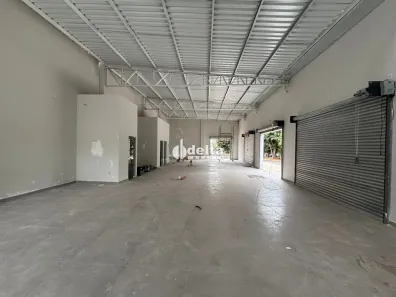 Ponto Comercial para alugar, 231m² no Granada, Uberlândia