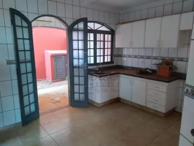 Sobrado com 3 Quartos à venda, 135m² no Centro, Jardinópolis