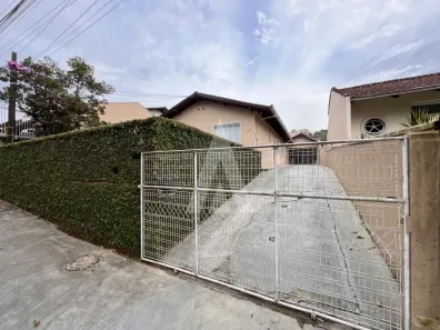 Casa com 4 Quartos para alugar, 160m² no Itaum, Joinville