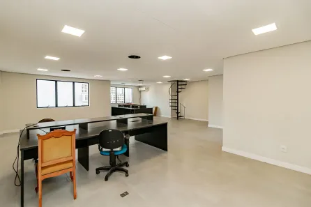 Sala Comercial para alugar, 300m² no Rio Branco, Porto Alegre