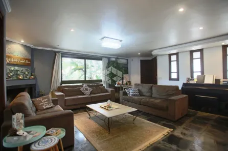 Casa com 4 Quartos à venda, 450m² no Jardim Itu, Porto Alegre