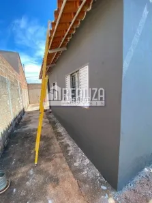 Casa com 2 Quartos para alugar, 62m² no Jardim Itália II, Uberaba