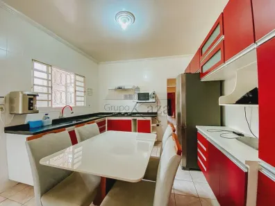 Casa com 3 Quartos à venda, 100m² no Parque Santo Antônio, Jacareí