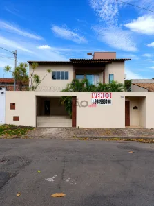 Sobrado com 4 Quartos à venda, 260m² no Jardim Santo Antônio, Goiânia