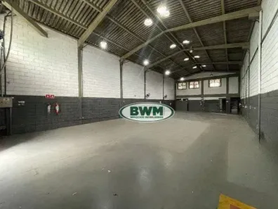 Galpão/Depósito/Armazém para venda ou aluguel, 335m² no Jardim Leocádia, Sorocaba