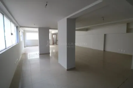 Prédio Comercial à venda, 123m² no Zona 07, Maringá