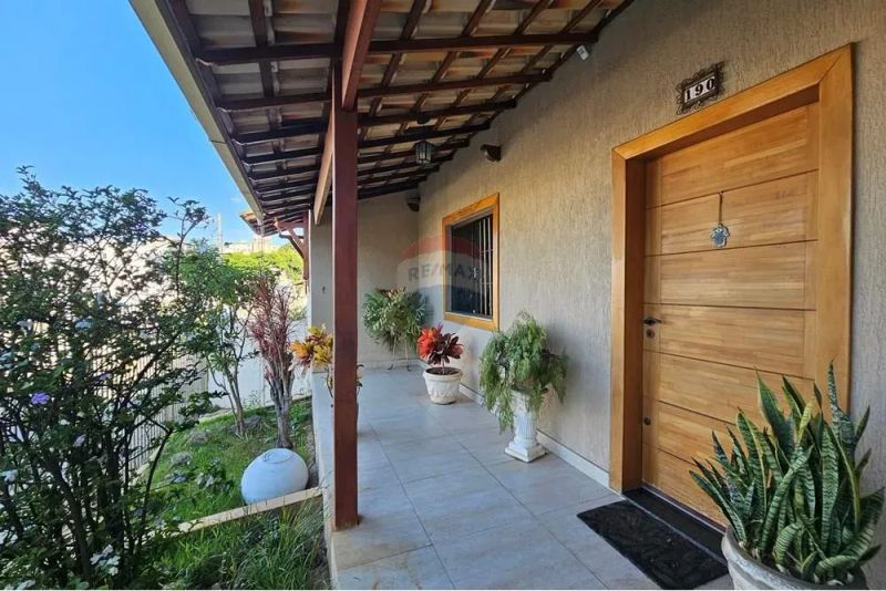 Casa com 4 quartos — Santa Amélia, Belo Horizonte