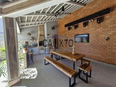 Casa com 3 Quartos à venda, 220m² no Vigilato Pereira, Uberlândia