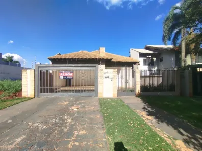 Casa com 3 Quartos para alugar, 212m² no Vila Planalto, Dourados